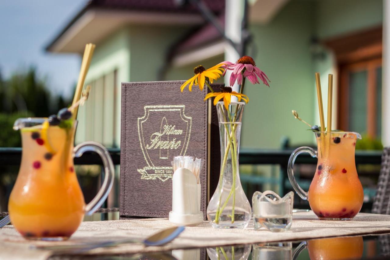 Hotel Viliam Frano นิตรา ภายนอก รูปภาพ